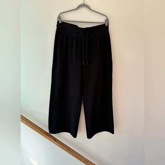 Old Navy Extra High-Waisted Dynamic Fleece Wide-Leg Sweatpants, NWOT - Picture 3 of 5